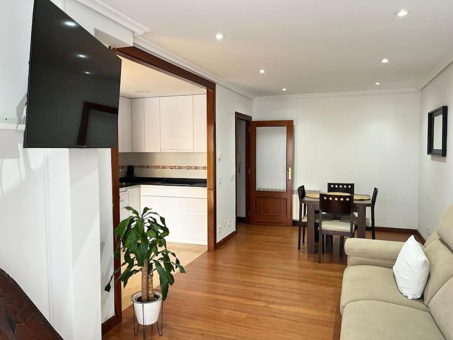 Piso Acogedor Y Centrico Appartement Santoña Buitenkant foto