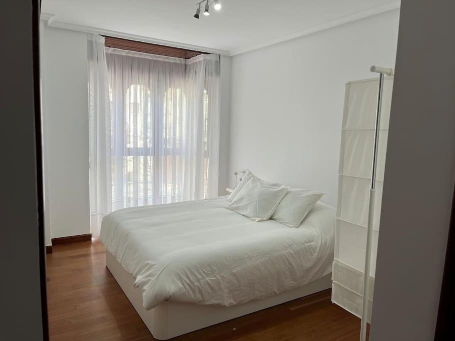 Piso Acogedor Y Centrico Appartement Santoña Buitenkant foto
