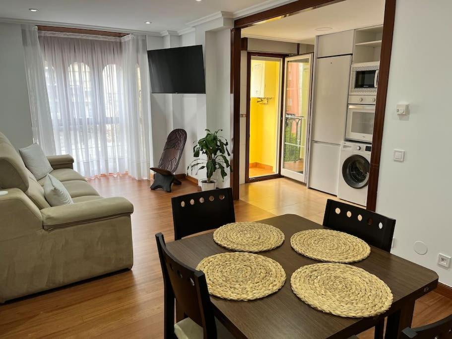 Piso Acogedor Y Centrico Appartement Santoña Buitenkant foto