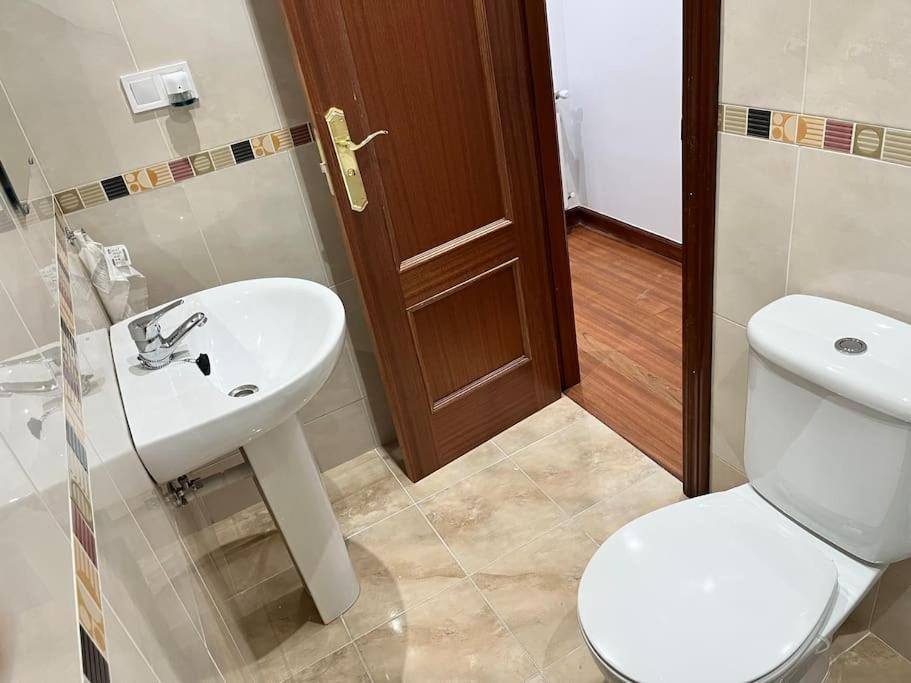 Piso Acogedor Y Centrico Appartement Santoña Buitenkant foto
